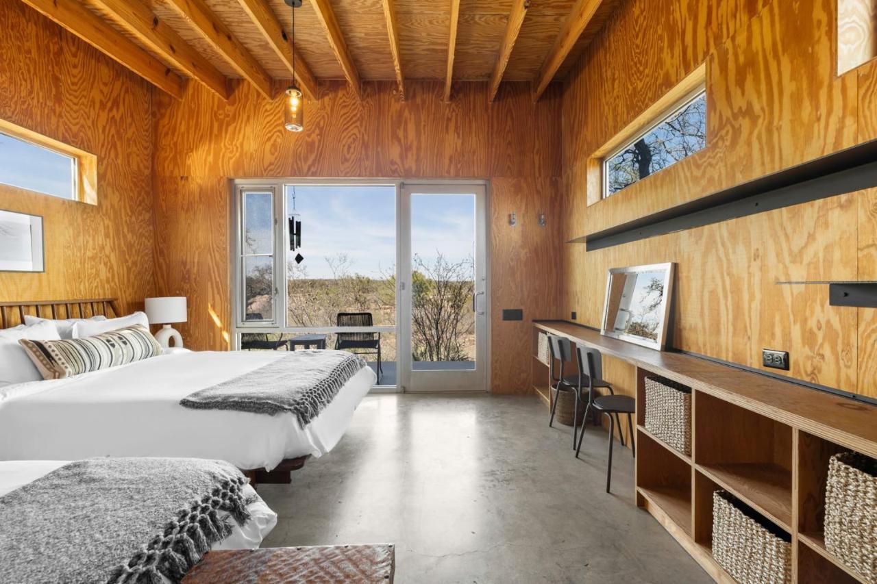 Lazo House - Riverfront With Overlooking Llano River Exterior foto