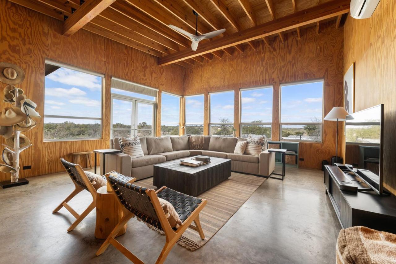 Lazo House - Riverfront With Overlooking Llano River Exterior foto
