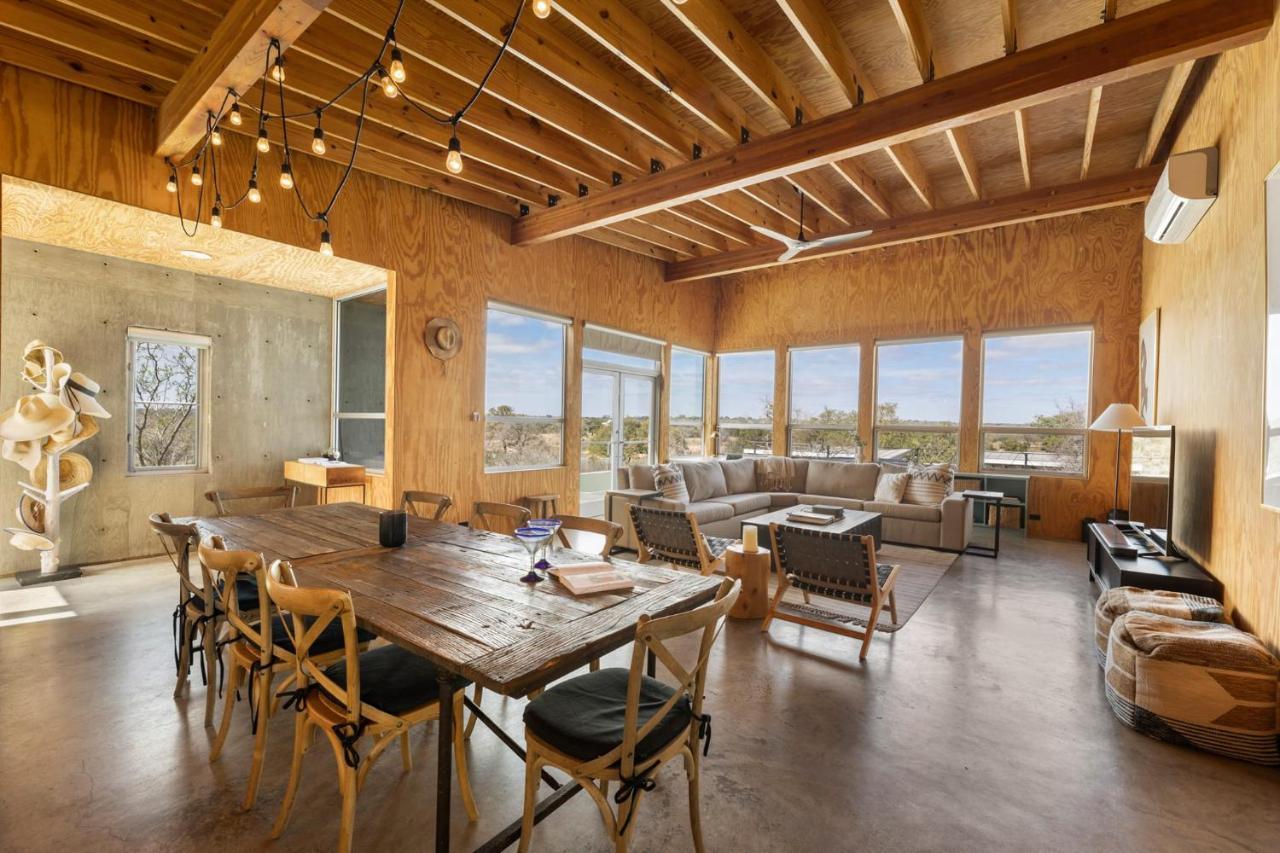 Lazo House - Riverfront With Overlooking Llano River Exterior foto