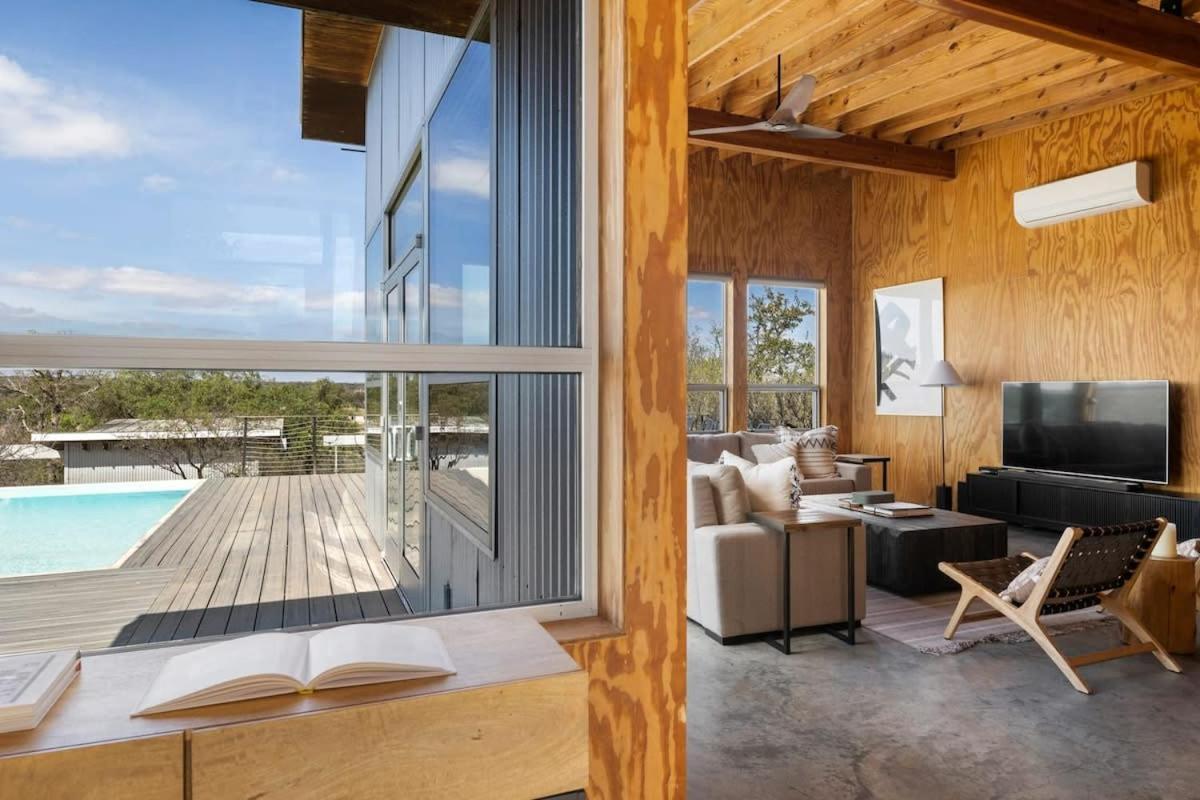 Lazo House - Riverfront With Overlooking Llano River Exterior foto